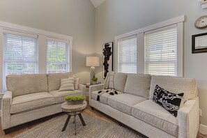 TV, DVD player, books - Seabrook's Half Pint, a dog-friendly, 2-bedroom home! (Pacific Beach)