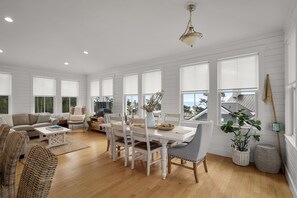 Dining - Seabrook's Head in the Clouds, panoramic oceanviews! (Pacific Beach)