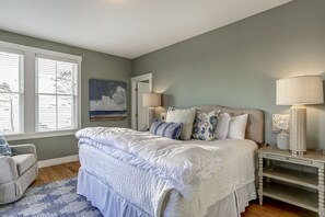 2 bedrooms, iron/ironing board, free WiFi, bed sheets - Seabrook's Head in the Clouds, panoramic oceanviews! (Pacific Beach)
