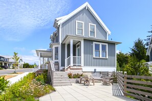 Exterior - Seabrook's Heartland and Hearts Aloft, perfect for large groups! (Pacific Beach)