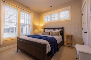 2 bedrooms, iron/ironing board, free WiFi, bed sheets - Seabrook's Mary Frances, a 2-bedroom townhome close to Town Center! (Pacific Beach)