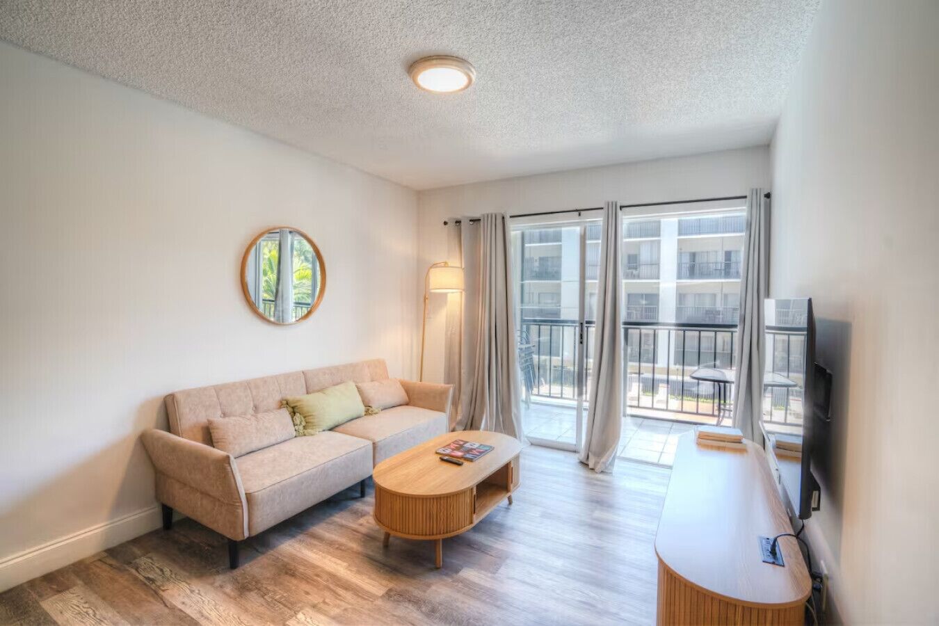 تلفزيون ذكي