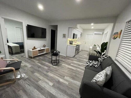 1117 - Apt 1 · Charming 2 bed 2 bath apt w patio & parking