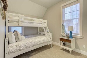 2 Schlafzimmer, Bügeleisen/Bügelbrett, Reisekinderbett, kostenloses WLAN