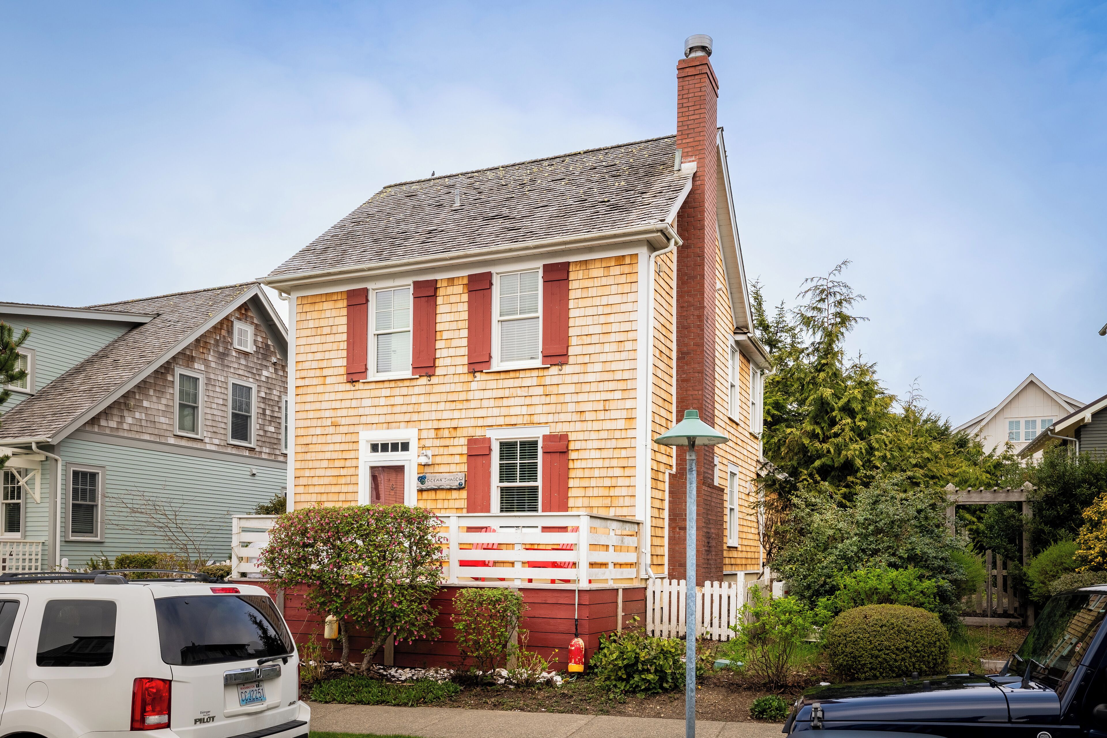 Seabrook's Ocean Shadow: Hot Tub & Dog Friendly