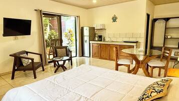 1 bedroom, desk, iron/ironing board, WiFi