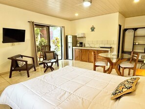1 bedroom, desk, iron/ironing board, WiFi