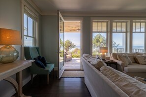 TV, fireplace, video games, books - Seabrook's Sandy Side Up, a spacious, oceanview home! (Pacific Beach)