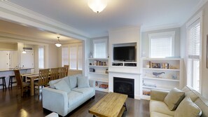 Fernseher, Kamin, Videospiele