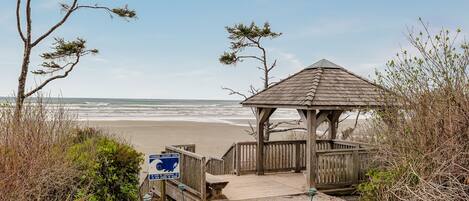 Enjoy the views of the Pacific Ocean before heading down to the beach.