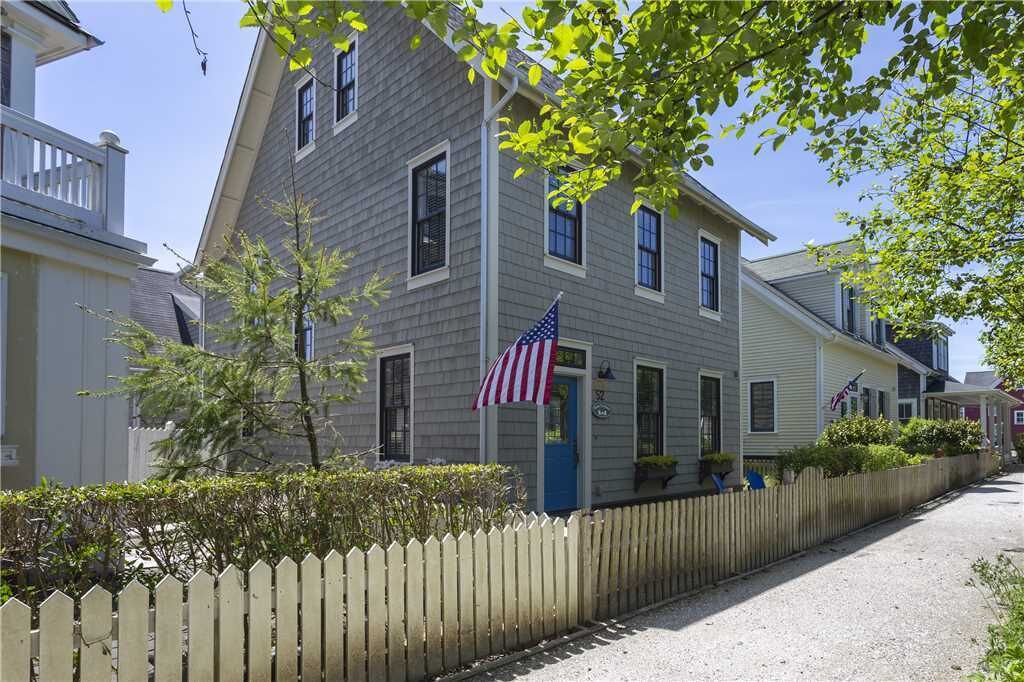 Seabrook's Shore to Please, a spacious, dog-friendly home!
