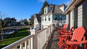 Property grounds - *NEW* Seabrook's Sip N' Sea: Dog Friendly & Hot Tub (Pacific Beach)