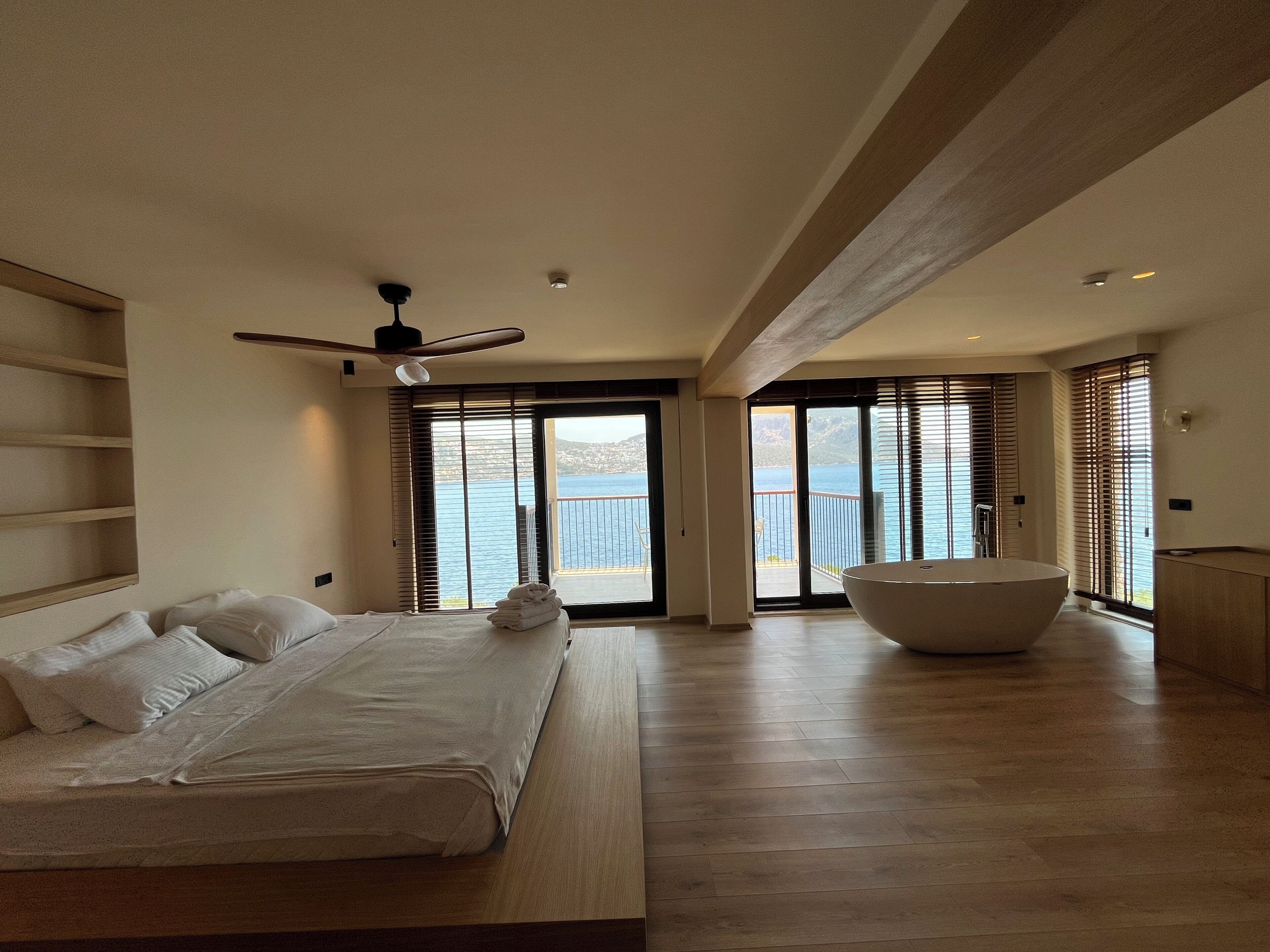 Waterfront Suites | Egyptian cotton sheets, premium bedding, down duvets, Tempur-Pedic beds