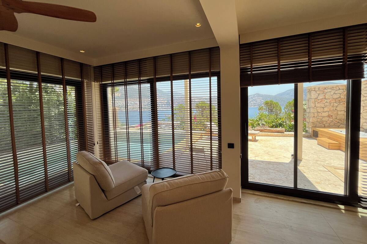 Signature Pool Suite | Egyptian cotton sheets, premium bedding, down duvets, Tempur-Pedic beds