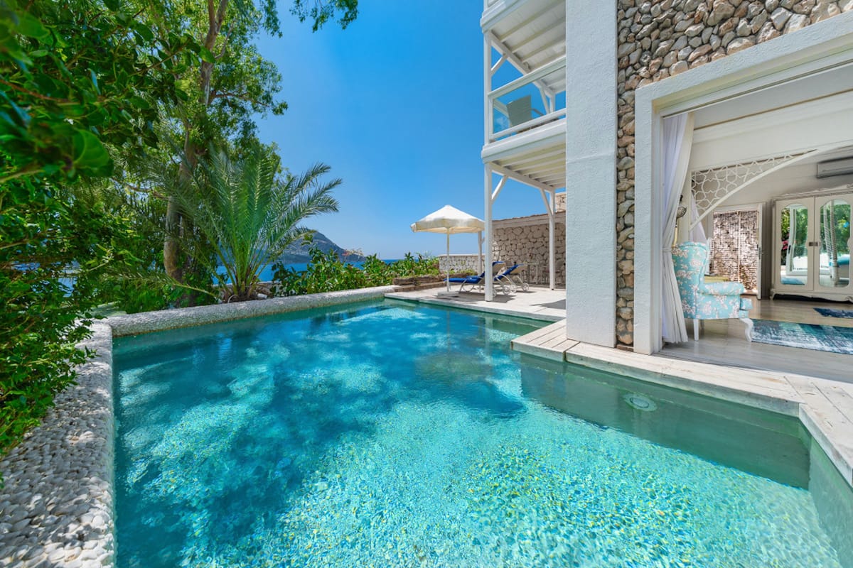 Signature Pool Suite | 1 bedroom, Egyptian cotton sheets, premium bedding, down duvets