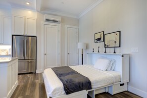1 chambre, fer et planche Ă repasser, Wi-Fi gratuit, draps fournis