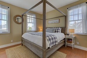 3 Schlafzimmer, Schreibtisch, Bügeleisen/Bügelbrett, kostenloses WLAN