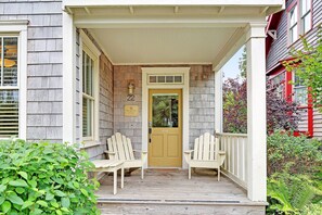 Exterior - *New* Seabrook's Tranquility by the Sea: Dog Friendly (Pacific Beach)