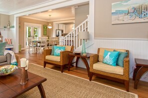 TV, peis, DVD-spiller og bøker