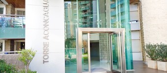 Beautiful condo with Swimming Pool  and 24/7 security