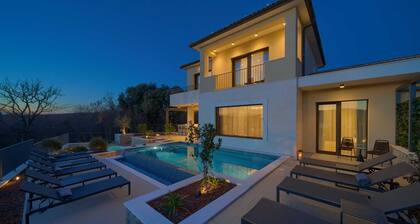 Villa LADY with heated pool, jacuzzi and sauna