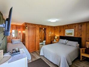 Habitación triple básica | Ropa de cama de alta calidad, minibar, wifi gratis y ropa de cama