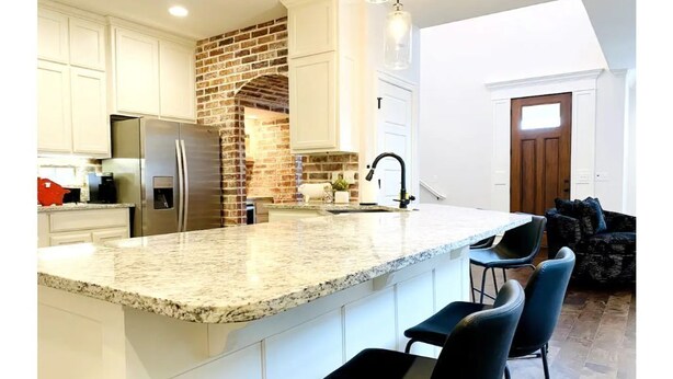 Unclassified image, 1 of 21, button - Pigasso Place - Modern Fayetteville home! (Fayetteville)