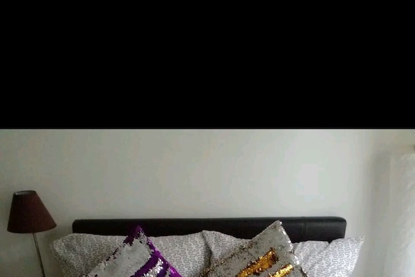 1 chambre, bureau, fer et planche à repasser, Wi-Fi gratuit