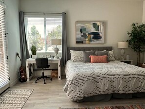 4 sovrum, skrivbord, strykjärn/strykbräda och wi-fi