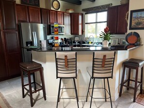 Mikrovågsugn, ugn, spishäll och diskmaskin