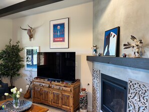 Smart-TV, Kamin, Drucker