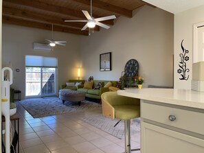 Interior - Spacious 950 sq ft 2 BR 1.7BA w/yard (Remodeled) (Santa Fe)