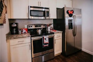 Private kitchen - Disney-themed beautiful townhouse near the parks (Kissimmee)