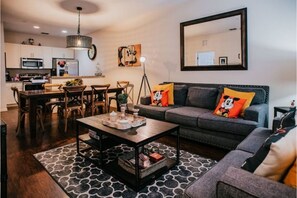 Living area - Disney-themed beautiful townhouse near the parks (Kissimmee)