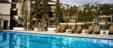 Piscine extérieure, piscine chauffée