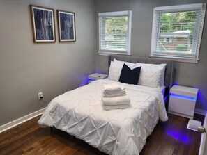 3 bedrooms, iron/ironing board, free WiFi, bed sheets