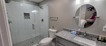 Rare+Heated Pool & Spa+Near Downtown
