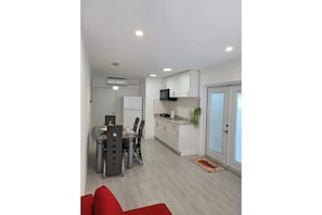 Interior - Cozy and cute 1 bedroom place (Pompano Beach)