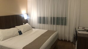 4 bedrooms, WiFi, bed sheets