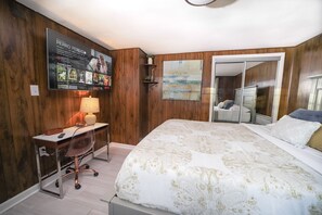 4 bedrooms, desk, iron/ironing board, free WiFi