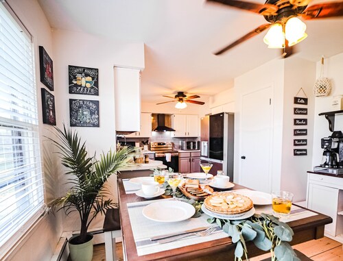 Only 10min away from Mountain Creek, beautiful spacious house with Mountain View