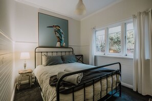 3 habitaciones, escritorio, tabla de planchar con plancha y wifi gratis 