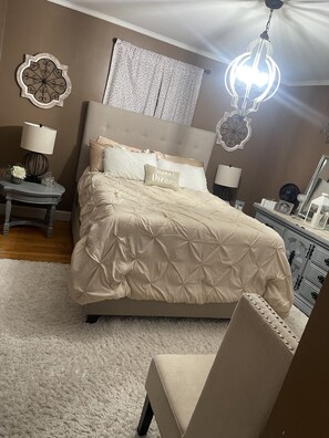 3 bedrooms, in-room safe, iron/ironing board, free WiFi