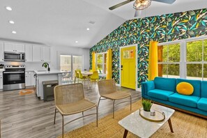 Interior - The Yellow Palm -Designer- Centrally Located (St. Augustine)