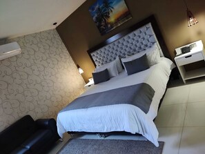 Deluxe Studio Suite