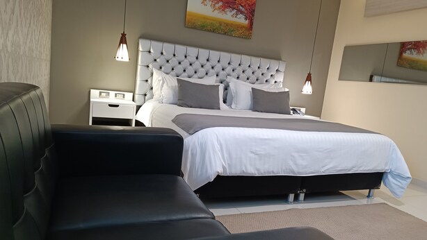 Ropa de cama de alta calidad, minibar, escritorio y wifi gratis 