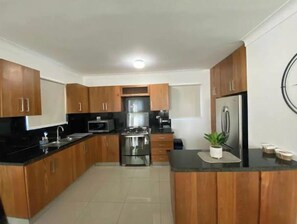 Kühlschrank, Mikrowelle