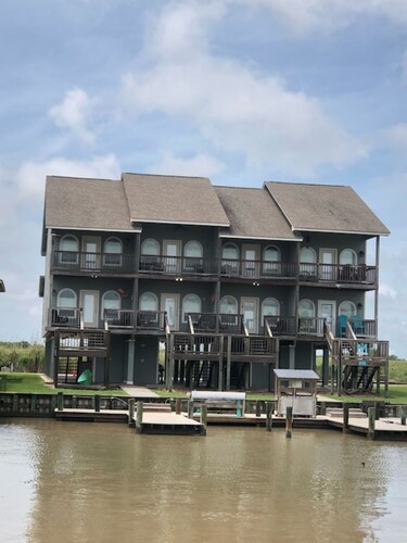 Beautiful Sunrise - Cast~Away Townhouse