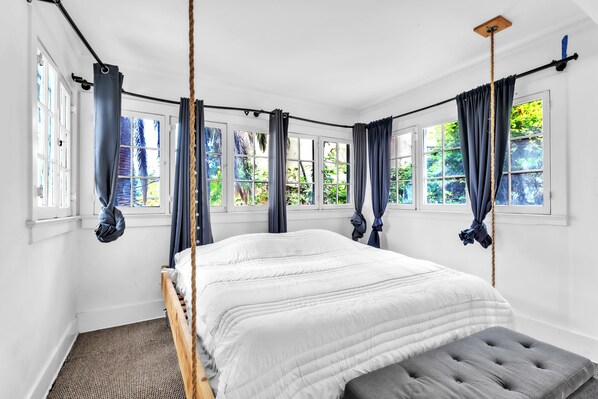 4 bedrooms, WiFi, bed sheets