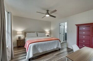 3 bedrooms, in-room safe, desk, iron/ironing board